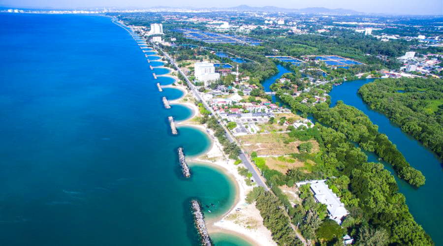 Onze autoverhuurservices bieden een gevarieerde selectie van voertuigen in Rayong.